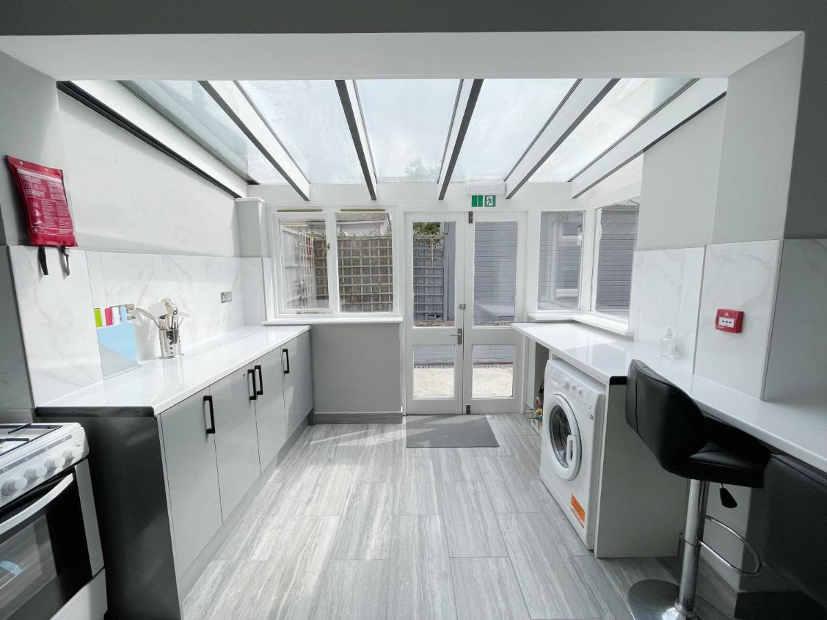 Cosy Bright Studio Apartment Close To Wembley Stadium Londres Exterior foto