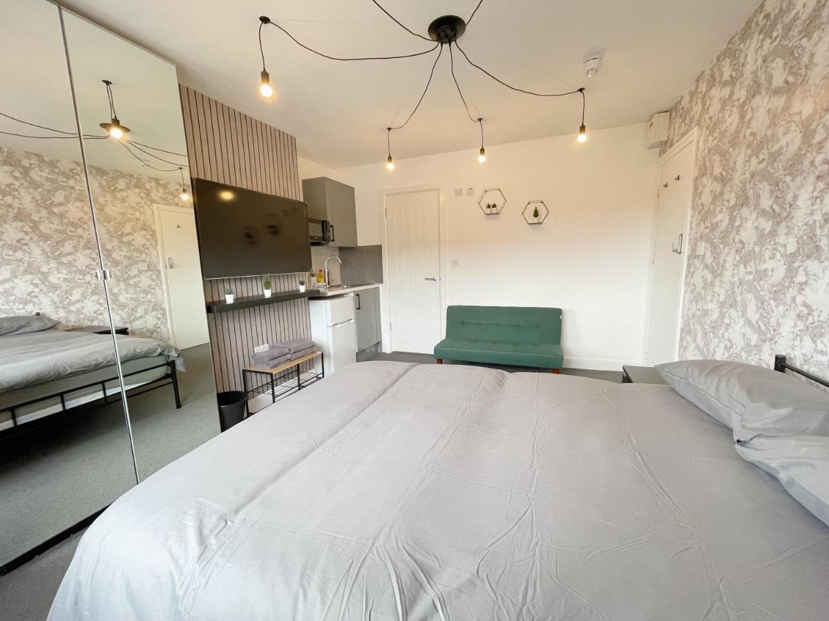 Cosy Bright Studio Apartment Close To Wembley Stadium Londres Exterior foto